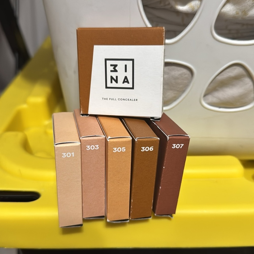 Mina The Full Concealer - Picture 9 of 10